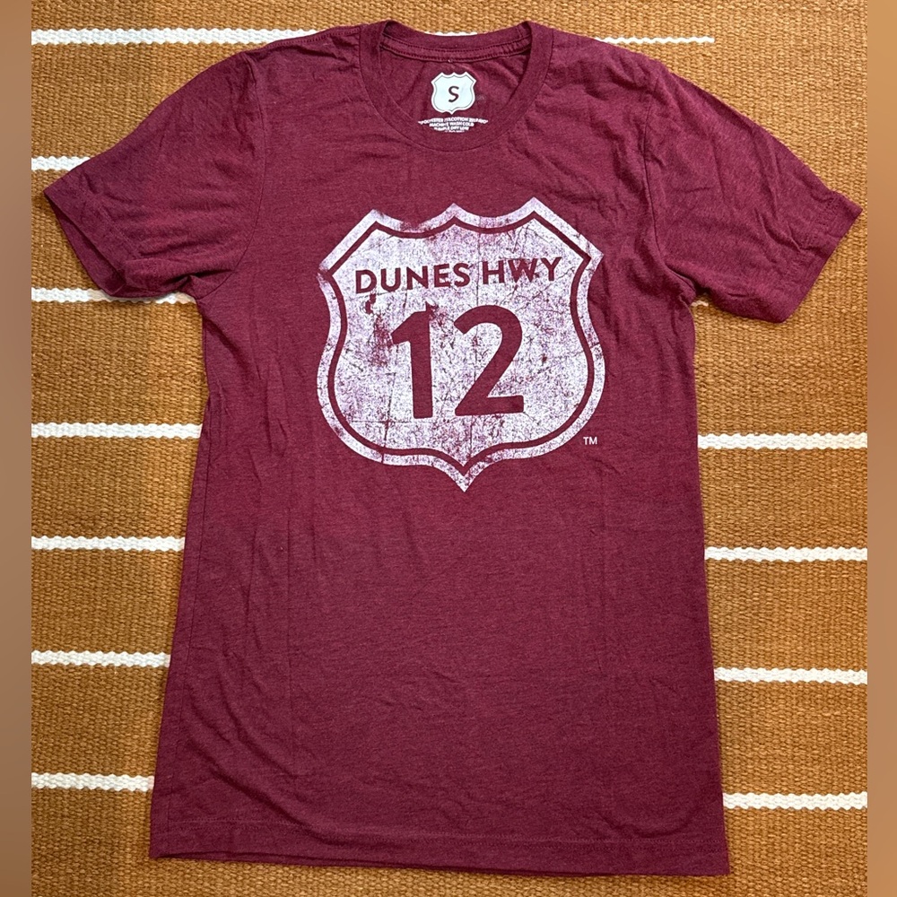 NEW Dunes Hwy 12 Maroon Red Heather Graphic T-Shirt Men’s Women’s